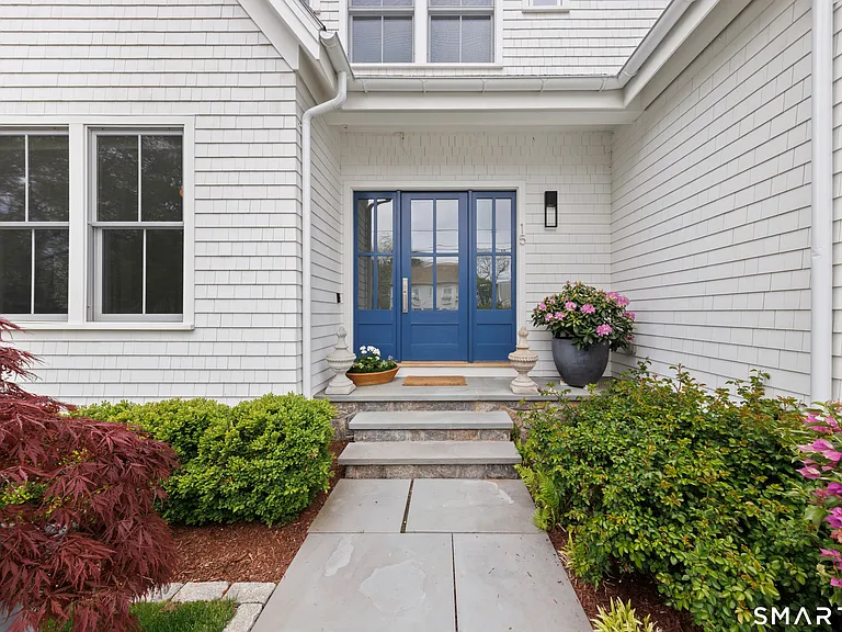 15 Roosevelt Rd — Photo 4