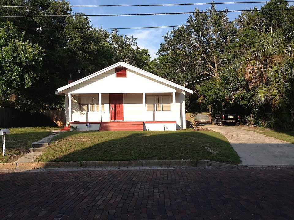 1st image of 907 N Willow Ave