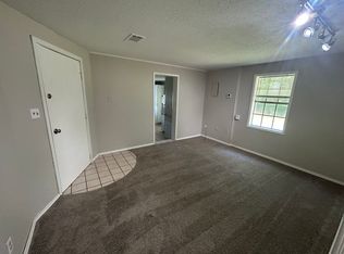 8724 Ocean Springs Rd #A, Ocean Springs, MS 39564