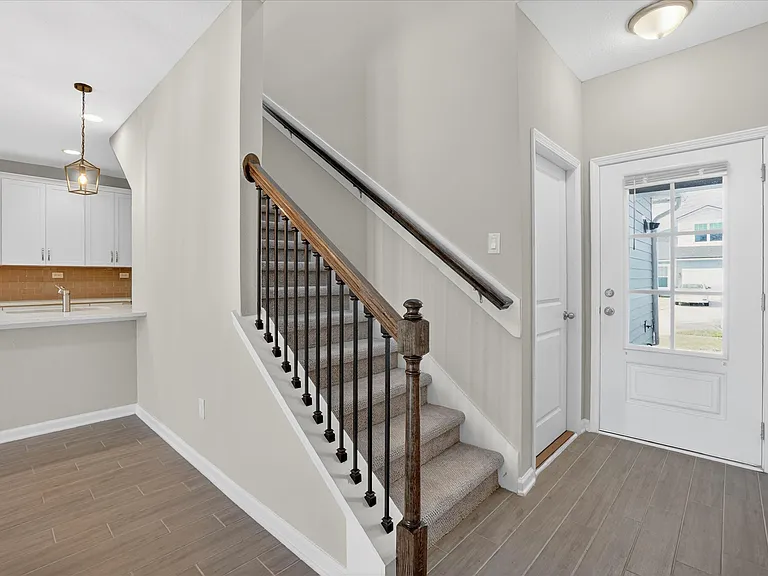 698 Cherry Elm Dr — Photo 6