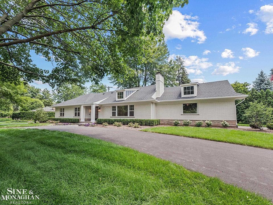 1st image of 31 Lake Shore Ln