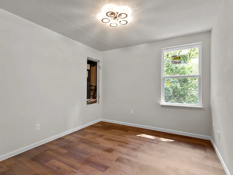 212 Creek Cove Dr — Photo 13