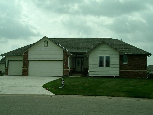 1st image of 1820 Megan Cir