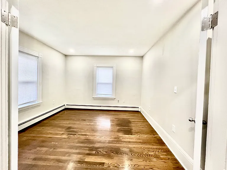 11 Shawmut St — Photo 11