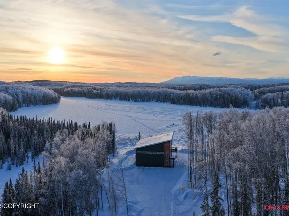 9512 N Rainbow Shores Cir, Willow, AK 99688
