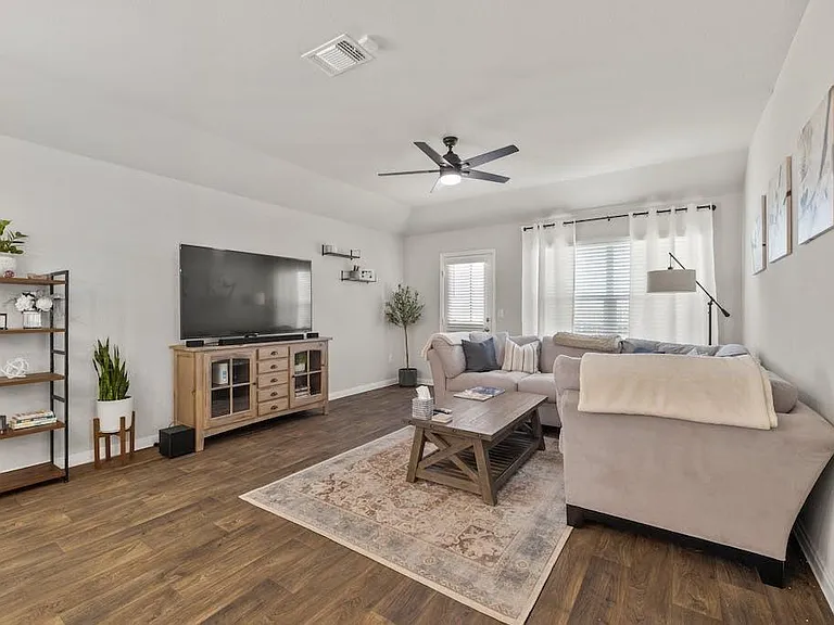 14013 Heywood Dr — Photo 17