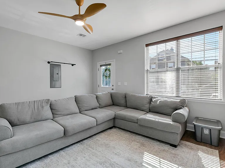 88 Seadrift Ave — Photo 11
