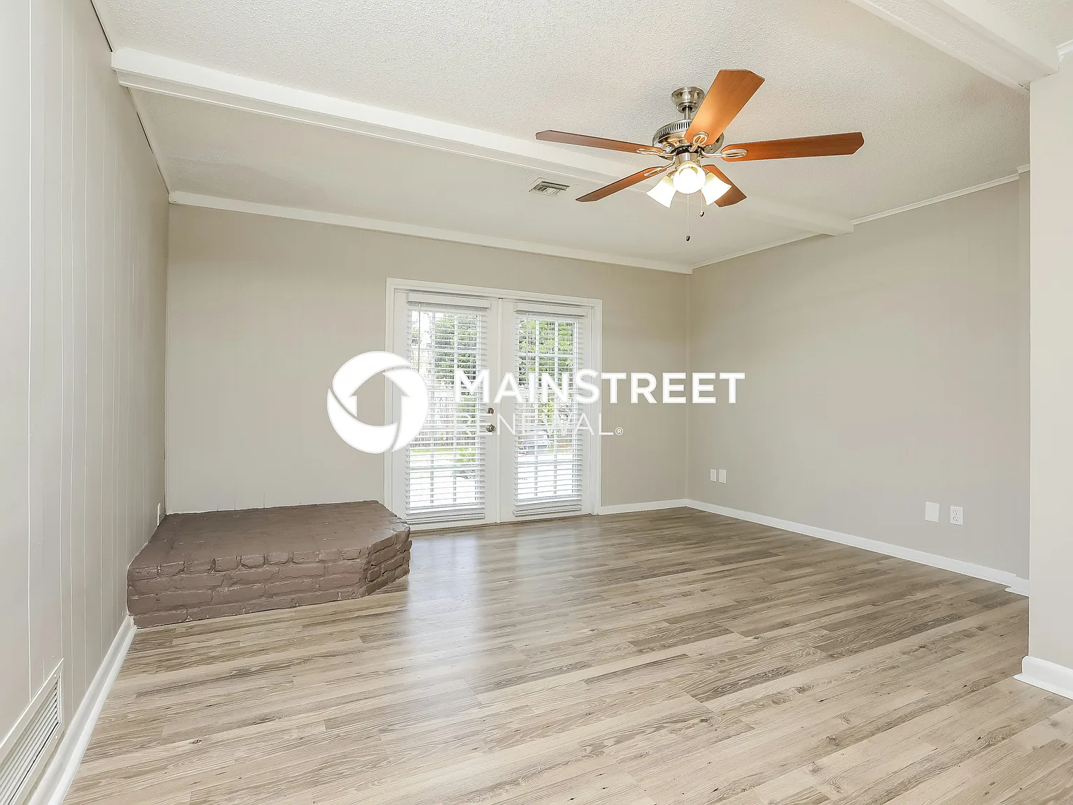 721 Tropic Hill Dr — Photo 2