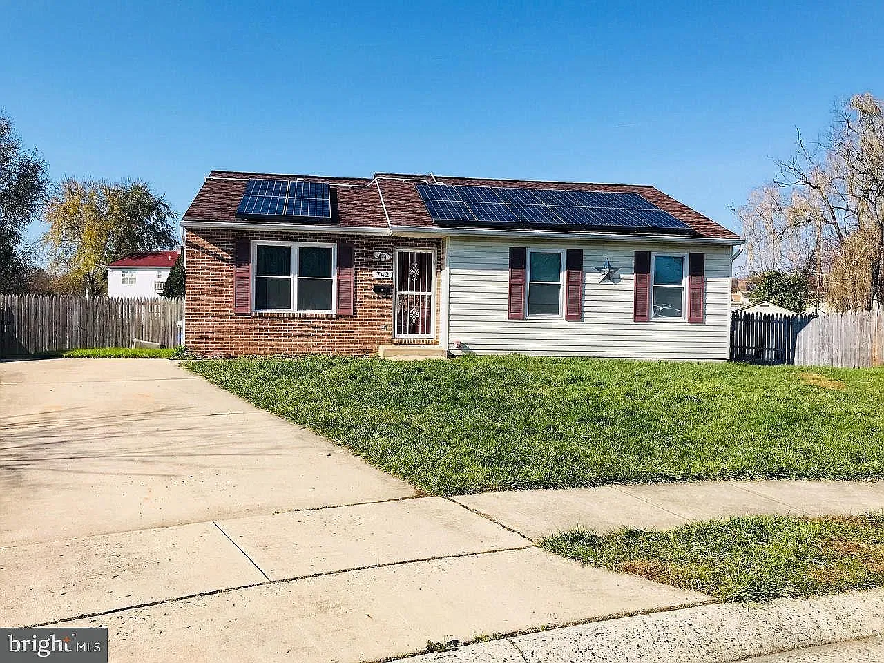 3 bed, 1084 sqft, $2,200 — Photo 1