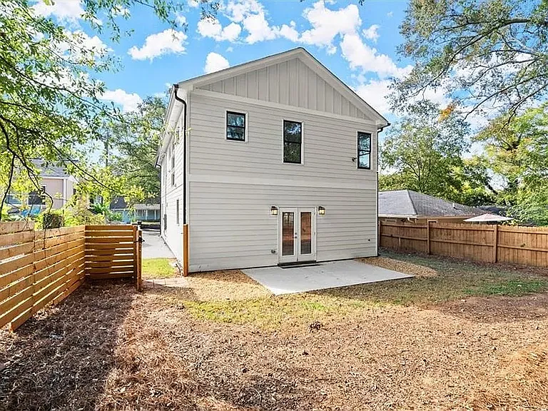 2145 Park Ter — Photo 49