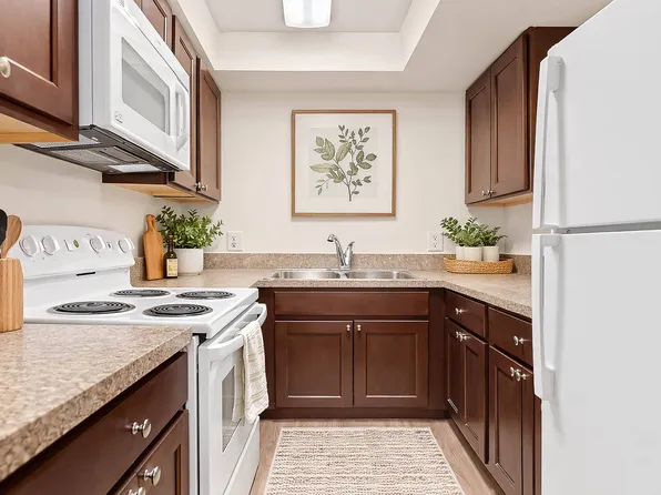 Indian Valley Apartments, 1928 Mohawk Pl, Kent, OH 44240