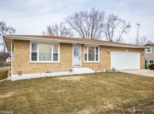 109 Minton Rd, Joliet, IL 60436