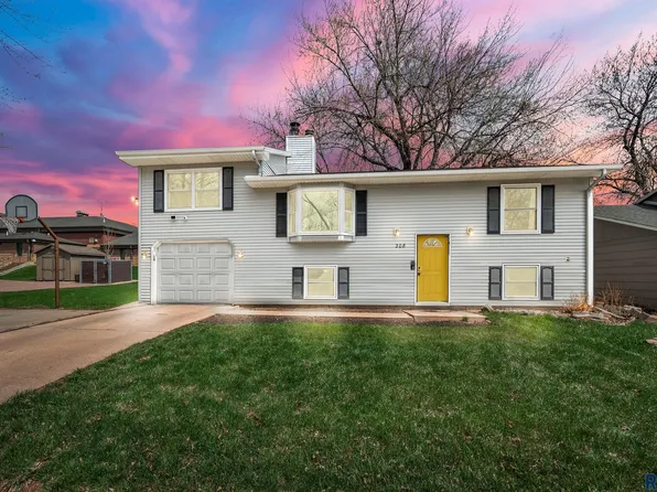 208 N Fanelle Ave, Sioux Falls, SD 57103