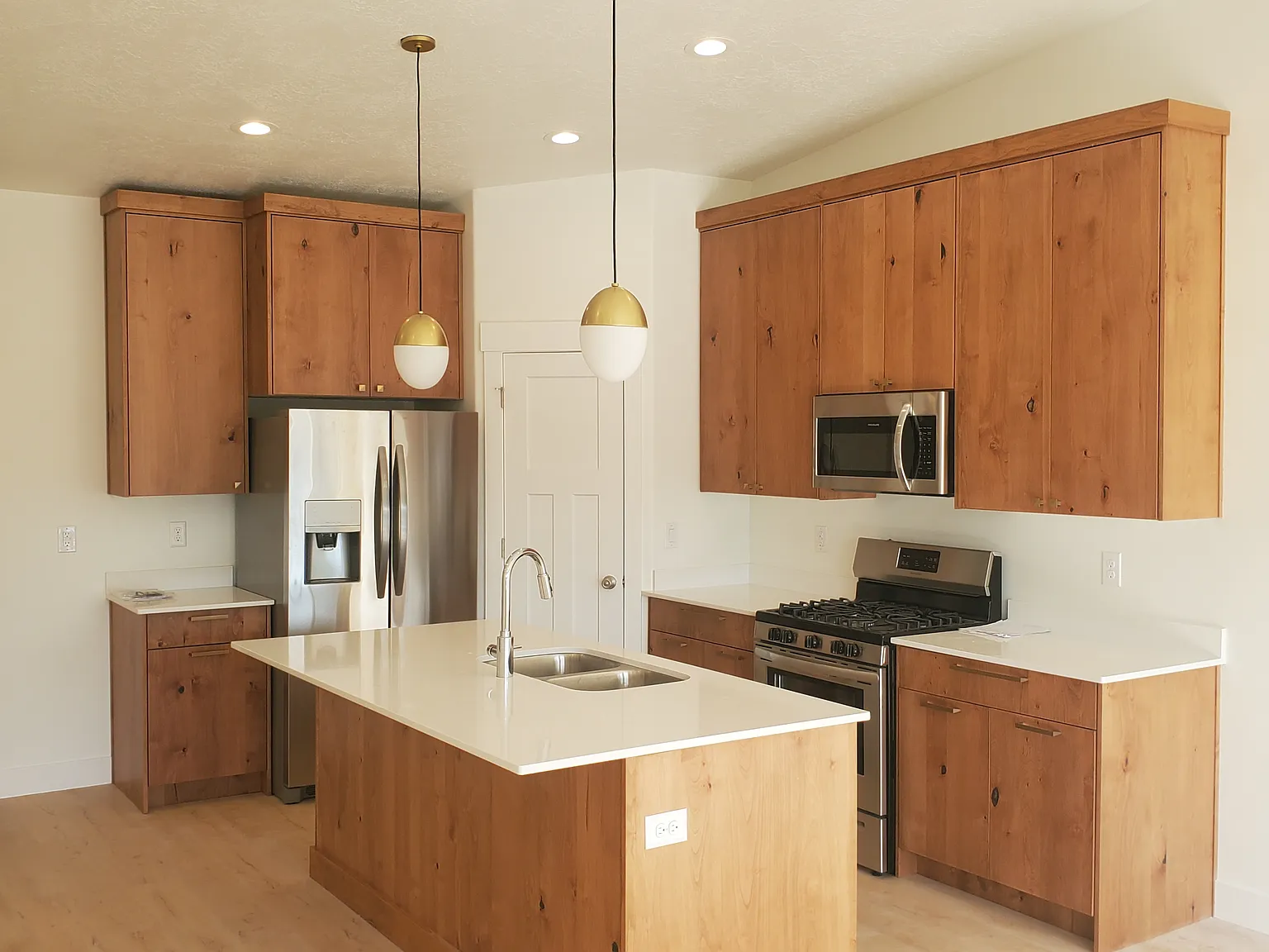 Beautiful Morgan Townhouse! — Photo 2