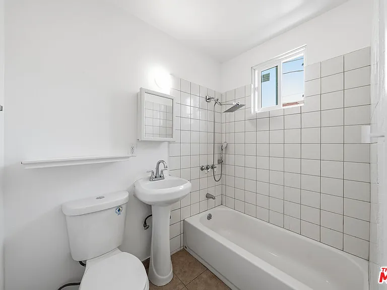 6133 Orchard Ave #B — Photo 5