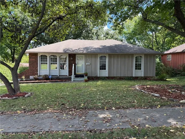 5621 Ridgeway Ave, Kansas City, MO 64133