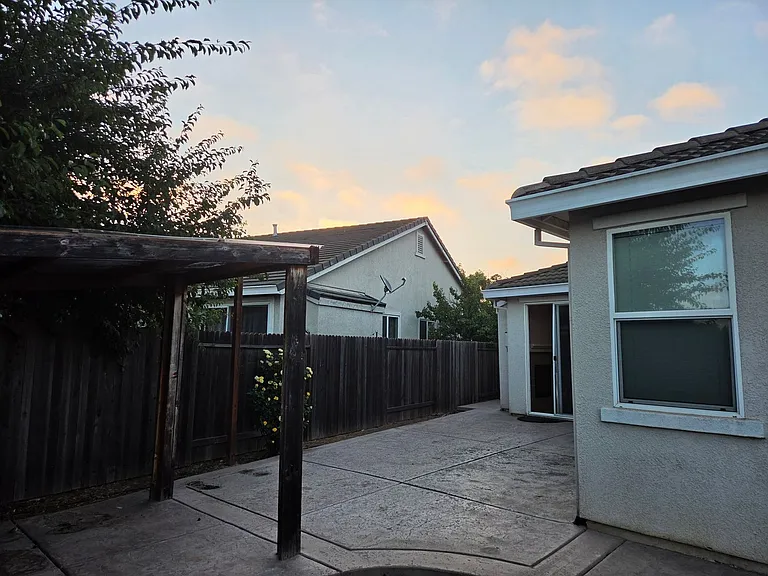 10140 Van Brocklin Way — Photo 14
