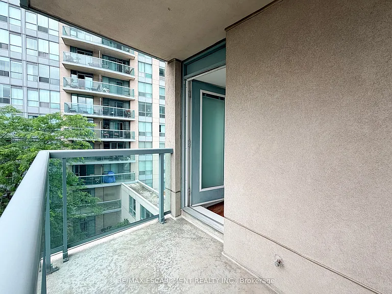 2545 Erin Centre Blvd #509 — Photo 17