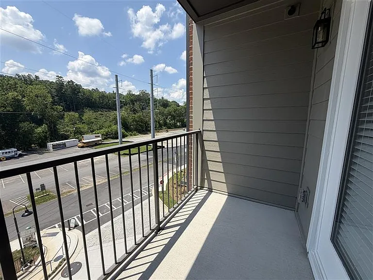 District on the Etowah Apartments — Photo 1049