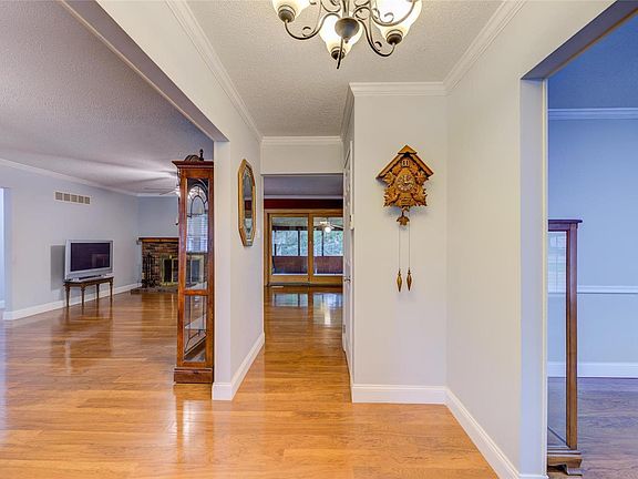 4th image of 11899 Brookington Dr