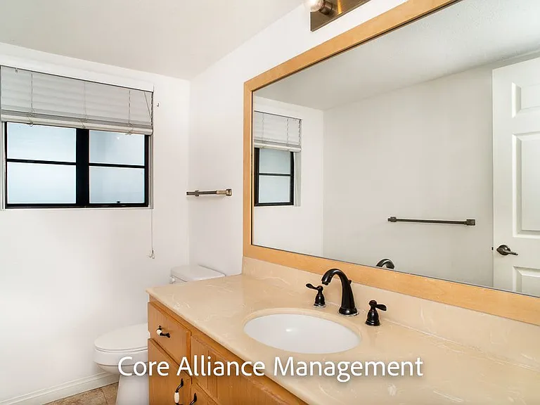 18324 Algiers St — Photo 17
