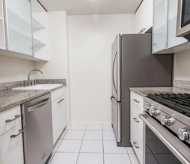 180 W 20th St #10U — Photo 4