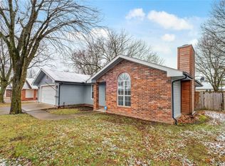 1024 Whipporwill Ln, Siloam Springs, AR 72761