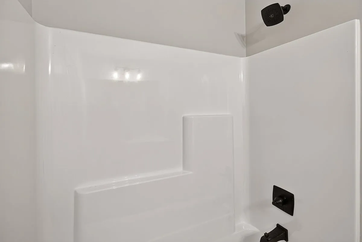 4 bed, 1989 sqft, $2,500 — Photo 4