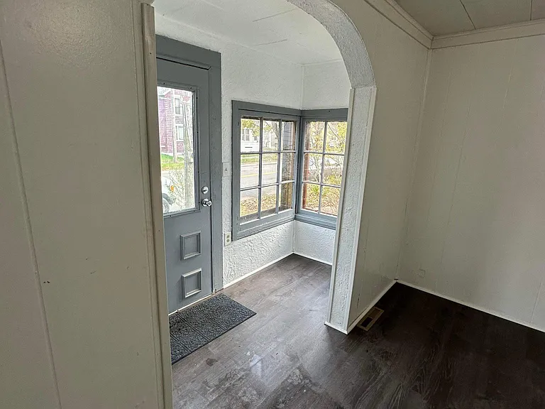 107 S Roberts Rd — Photo 10