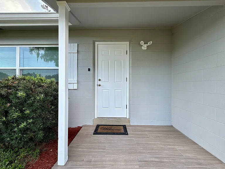 1319 NE 34th Ave — Photo 4