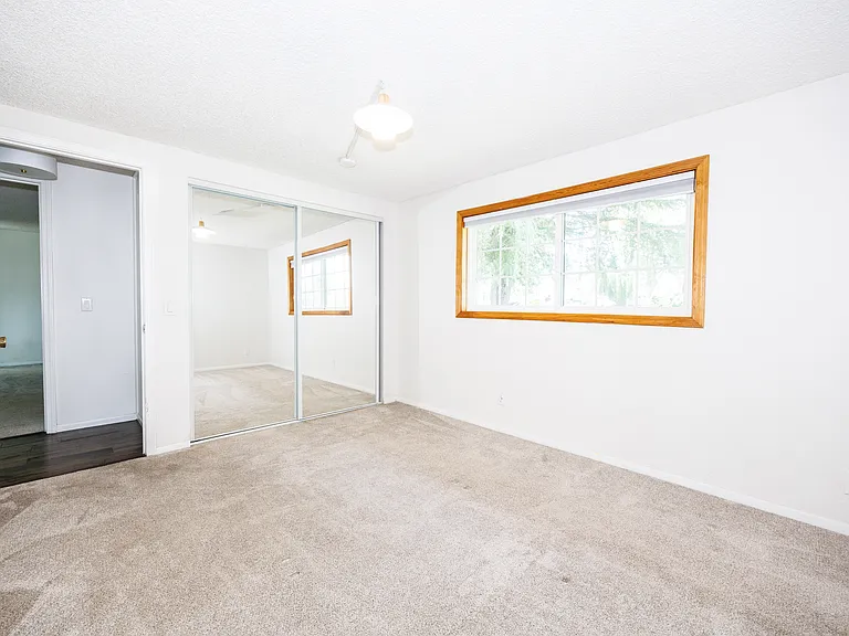 8142 Comox Rd — Photo 20