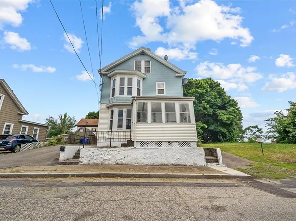 9 Cobb St, East Providence, RI 02914