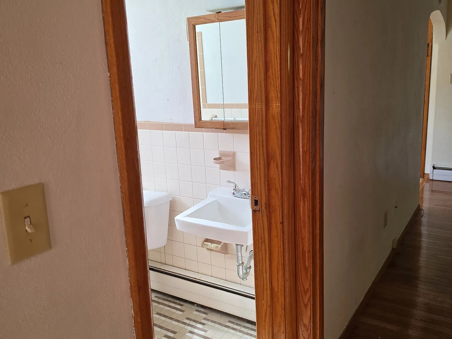 2 bed, $900 — Photo 1