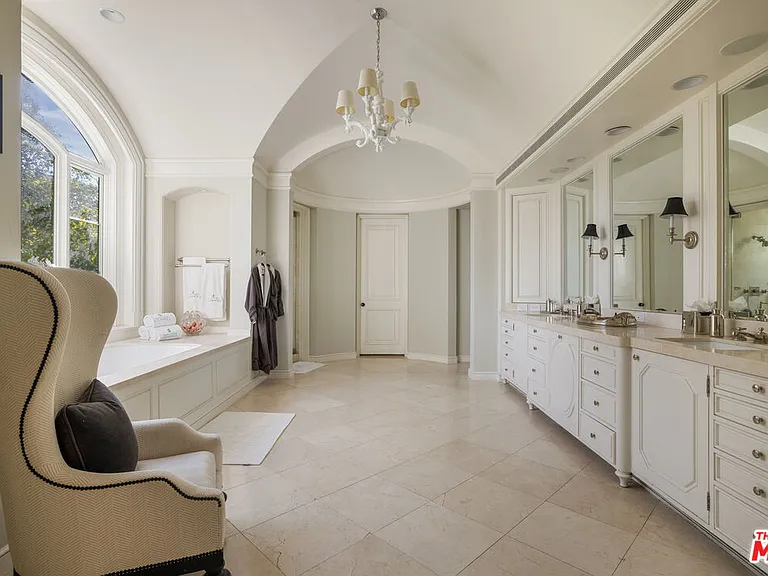 10847 Bellagio Rd — Photo 30