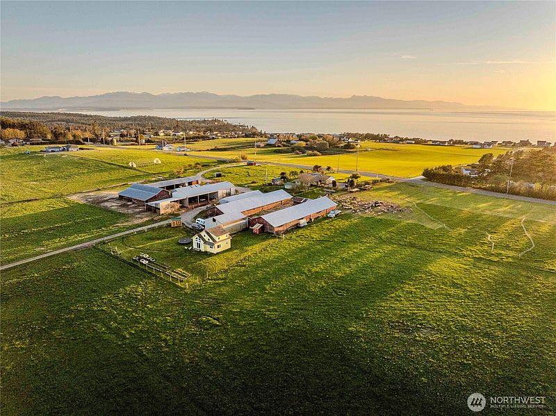2nd image of 886 North West Beach Road