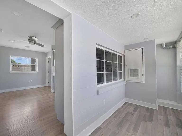 4521 Edgewater Dr #1 — Photo 3
