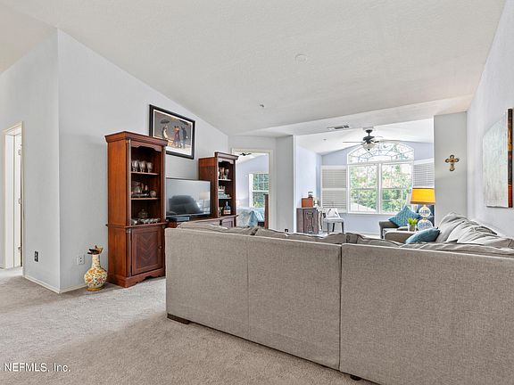 4th image of 13810 SUTTON PARK Drive N #1021