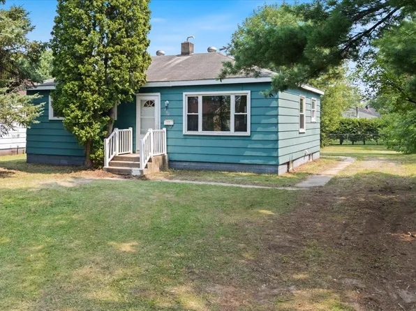 908 Clover Ln, Grand Rapids, MN 55744