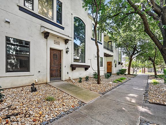 3rd image of 3036 Carmel St