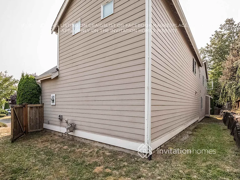 5904 NE 4th Pl — Photo 17