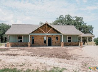 958 W Ward St, Goliad, TX 77963