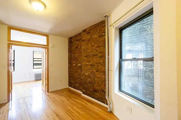 Rented by City Connections Realty | media 11