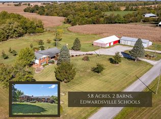 6677 Hoxey Dr, Worden, IL 62097