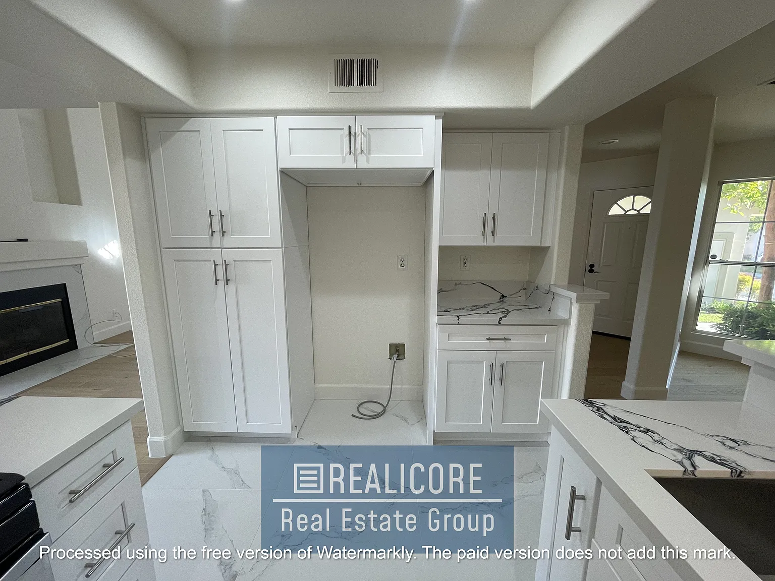 3 bed, 2.5 bath, 1611 sqft, $4,195 — Photo 4