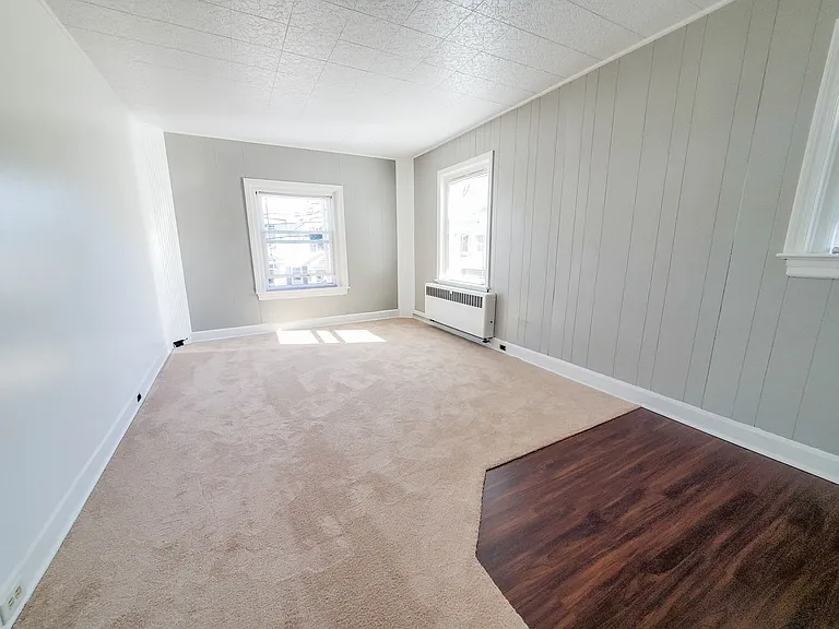 238 W 8th St — Photo 13