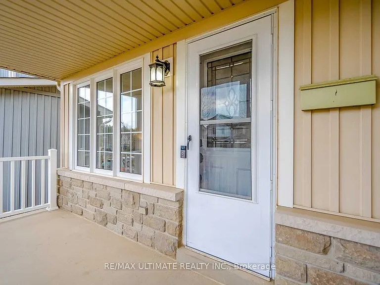 217 Marilyn St — Photo 3