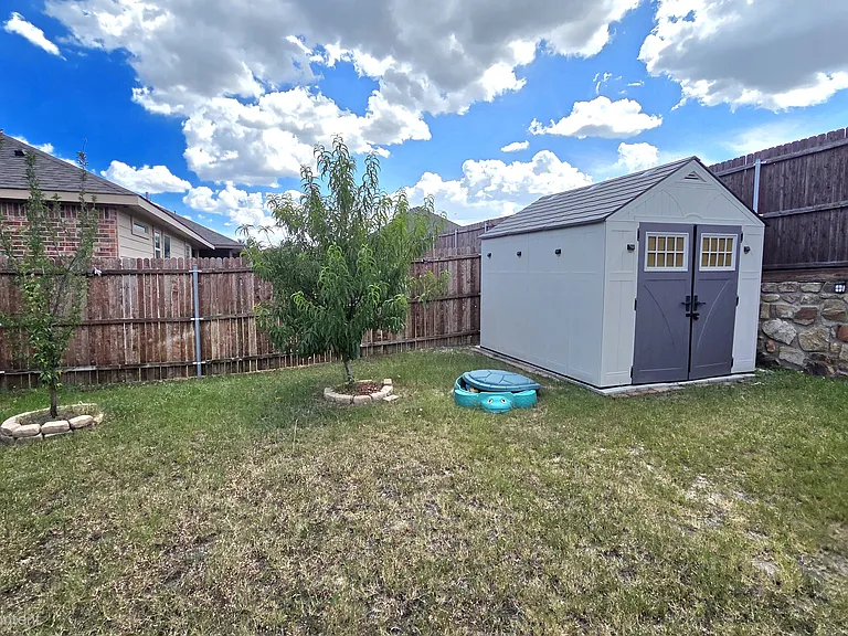 8433 Comanche Springs Dr — Photo 18