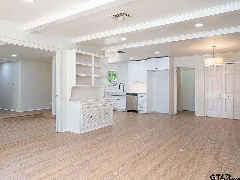 509 Winchester Dr — Photo 11