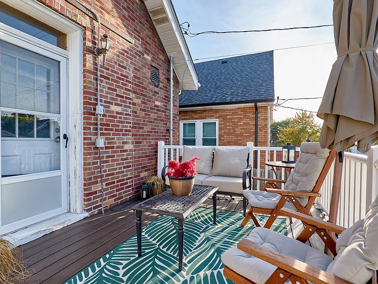 5210 Pernod Ave — Photo 44