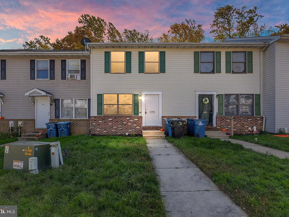 173 E Village Rd